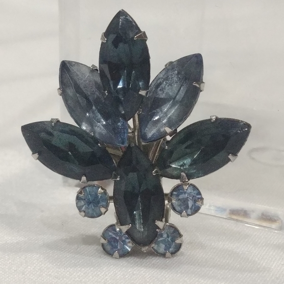 Vintage Blue Crystal Marquis Clip On Earrings - Picture 4 of 9